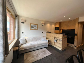 Studio rénové avec balcon, accès direct aux pistes et parking à Méribel - FR-1-688-20
